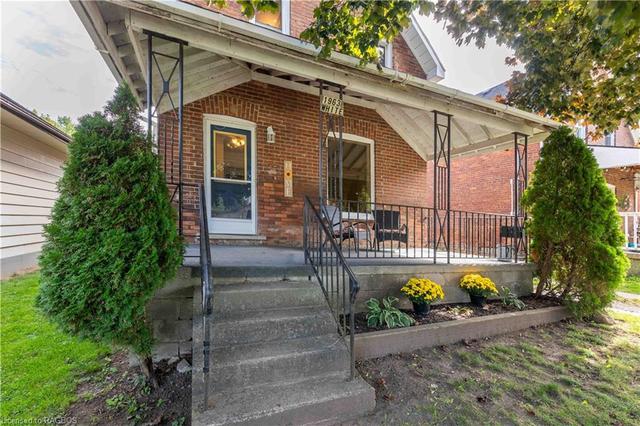 1963 6th Avenue E, House detached with 2 bedrooms, 1 bathrooms and 4 parking in Owen Sound ON | Image 1