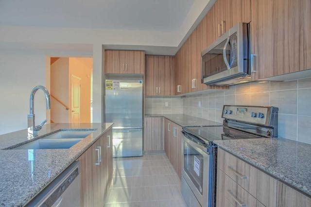 11 Augustus Terr, Townhouse with 3 bedrooms, 4 bathrooms and 2 parking in Toronto ON | Image 8