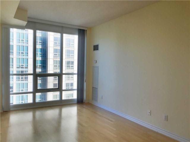 3613 - 761 Bay St, Condo with 1 bedrooms, 1 bathrooms and 1 parking in Toronto ON | Image 4