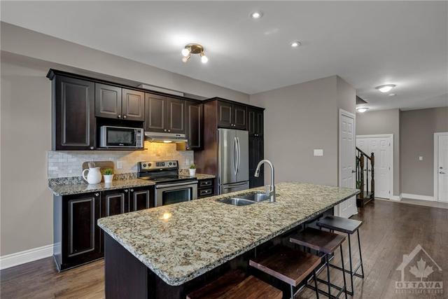 6787 Breanna Cardill Street, Townhouse with 3 bedrooms, 4 bathrooms and 3 parking in Ottawa ON | Image 13