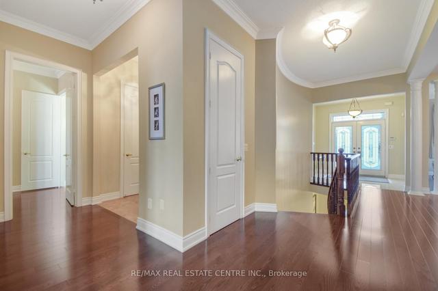 10 Eiffel Blvd, House detached with 3 bedrooms, 4 bathrooms and 6 parking in Brampton ON | Image 9
