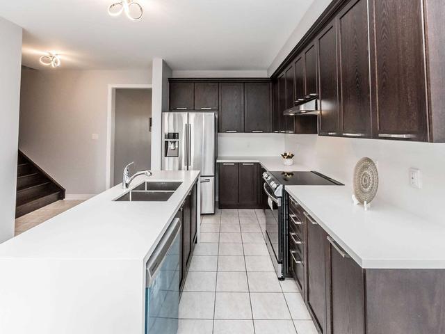 27 Zanetta Cres, House detached with 4 bedrooms, 4 bathrooms and 6 parking in Brampton ON | Image 8