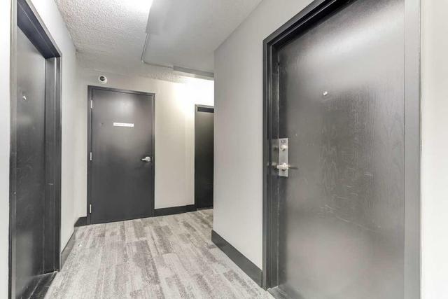 820 - 38 Joe Shuster Way, Condo with 1 bedrooms, 1 bathrooms and null parking in Toronto ON | Image 2