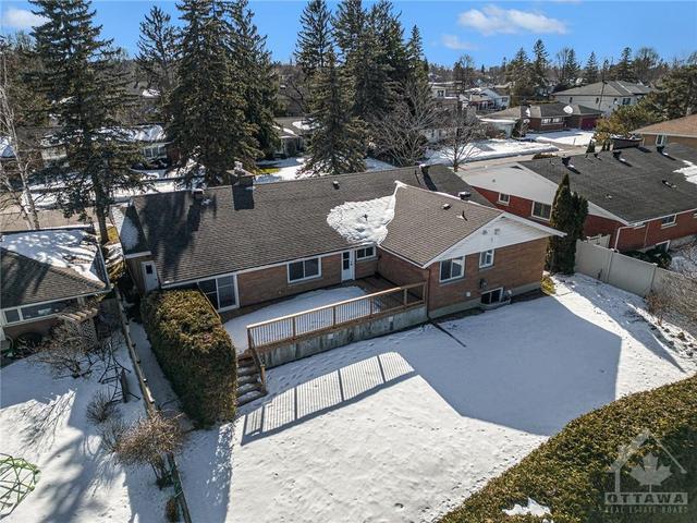 273 Roger Road, House detached with 4 bedrooms, 3 bathrooms and 6 parking in Ottawa ON | Image 23