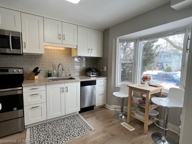 Kitchen With bay Window | Image 38