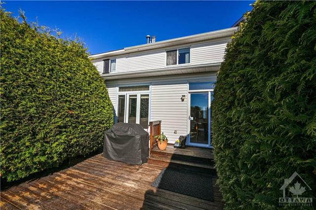 892 Paradise Crescent, Townhouse with 3 bedrooms, 2 bathrooms and 3 parking in Ottawa ON | Image 28