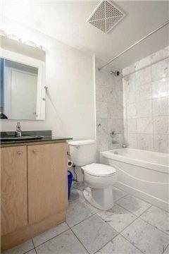 1001 - 8 Scollard St, Condo with 1 bedrooms, 1 bathrooms and null parking in Toronto ON | Image 11