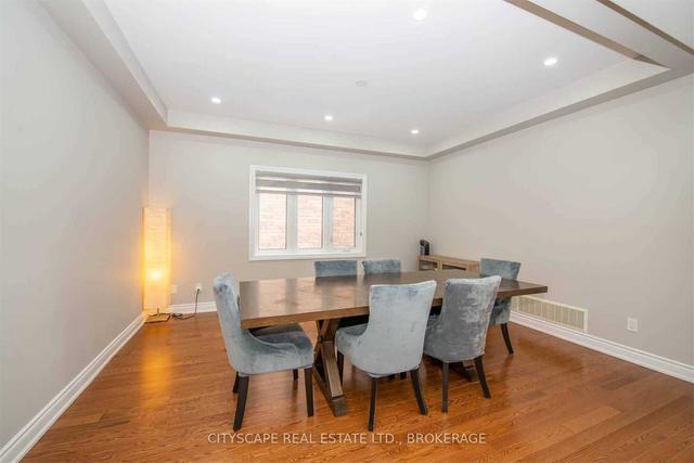 28 Red Ash Crt, House detached with 5 bedrooms, 5 bathrooms and 6 parking in Brampton ON | Image 4