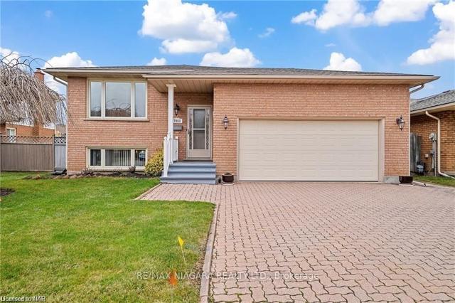 7853 Alfred St, House detached with 3 bedrooms, 2 bathrooms and 4 parking in Niagara Falls ON | Image 1