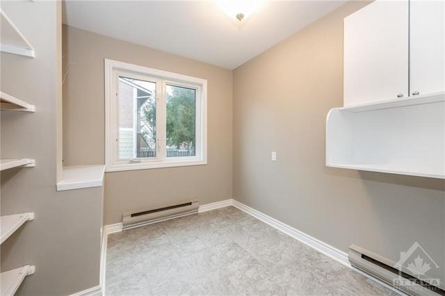 170 Salter Crescent, Townhouse with 3 bedrooms, 2 bathrooms and 1 parking in Ottawa ON | Image 12