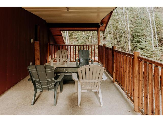 644 Golden Donald Upper Rd, House detached with 4 bedrooms, 2 bathrooms and null parking in Columbia Shuswap A BC | Image 26