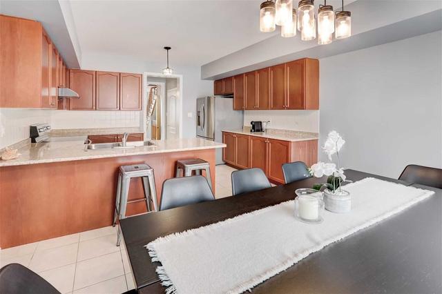 16 Belanger Cres, House attached with 3 bedrooms, 3 bathrooms and 2 parking in Toronto ON | Image 4