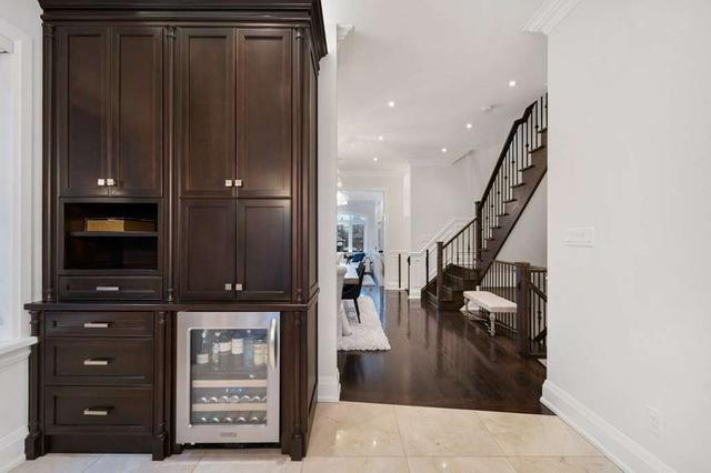973b Glencairn Ave, House detached with 3 bedrooms, 4 bathrooms and 2 parking in Toronto ON | Image 6