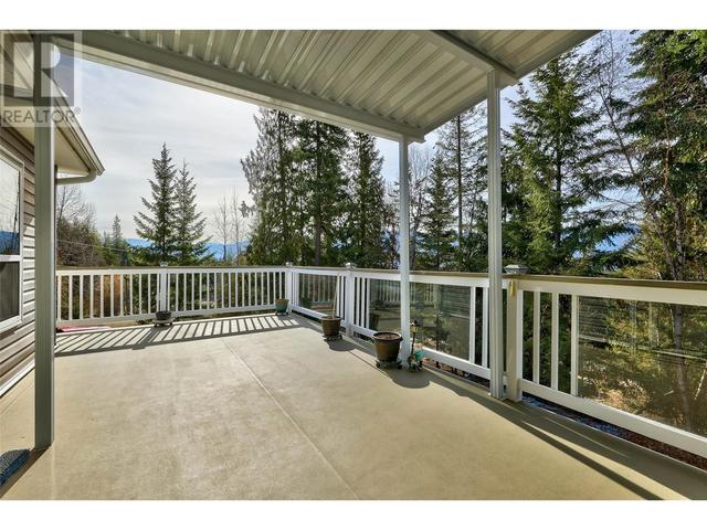2715 Fraser Road, House other with 3 bedrooms, 3 bathrooms and 6 parking in Columbia Shuswap F BC | Image 7