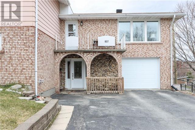 837 Connaught Avenue, House detached with 4 bedrooms, 2 bathrooms and null parking in Greater Sudbury ON | Image 2
