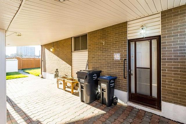 8 Fontaine Crt, House semidetached with 3 bedrooms, 2 bathrooms and 3 parking in Brampton ON | Image 13