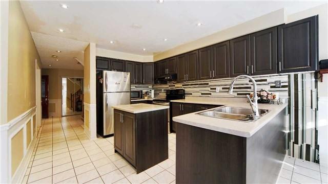77 Peace Valley Cres, House detached with 3 bedrooms, 4 bathrooms and 4 parking in Brampton ON | Image 3