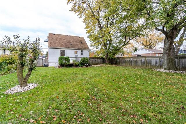 274 West 2nd Street, House detached with 3 bedrooms, 1 bathrooms and 3 parking in Hamilton ON | Image 26