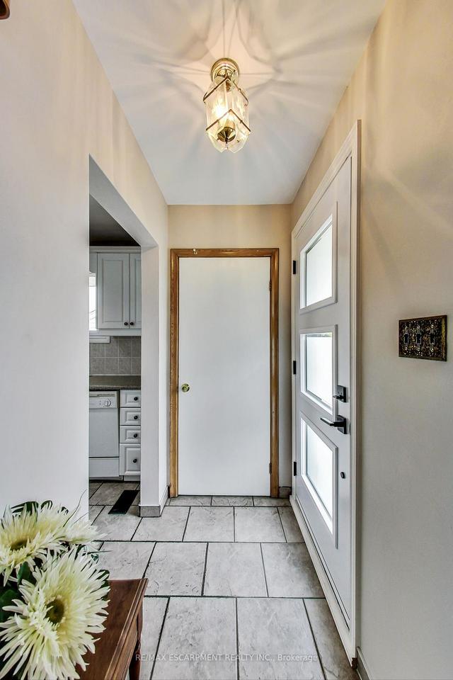 202 West 18th St, House detached with 2 bedrooms, 1 bathrooms and 4 parking in Hamilton ON | Image 34