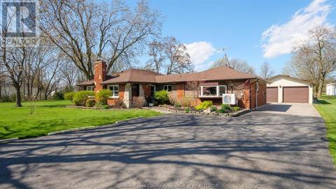 2140 Highway 3, House detached with 3 bedrooms, 2 bathrooms and null parking in Tecumseh ON | Card Image