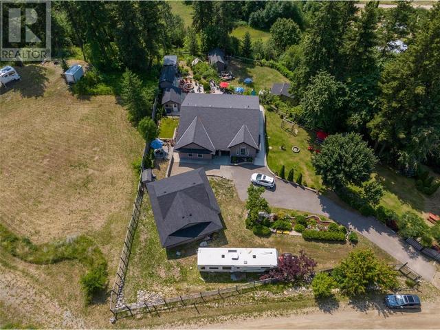 15 - 2481 Squilax Anglemont Road, House detached with 3 bedrooms, 2 bathrooms and 2 parking in Columbia Shuswap F BC | Image 4