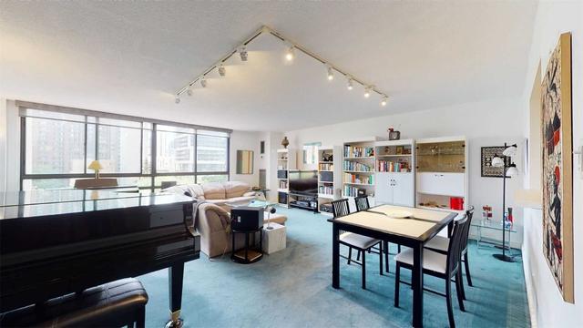 807 - 77 Carlton St, Condo with 2 bedrooms, 2 bathrooms and 1 parking in Toronto ON | Image 11