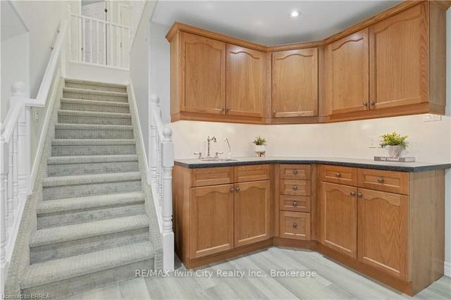 11 - 115 Glenwood Dr, Condo with 1 bedrooms, 3 bathrooms and 6 parking in Brantford ON | Image 16