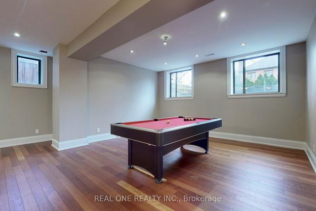 73 Aldershot Cres S, House detached with 5 bedrooms, 7 bathrooms and 6 parking in Toronto ON | Image 24