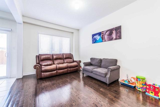 55 Yardley Cres, House semidetached with 4 bedrooms, 3 bathrooms and 3 parking in Brampton ON | Image 14