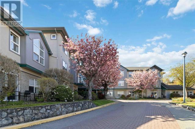 301 - 1485 Garnet Rd, Condo with 1 bedrooms, 1 bathrooms and null parking in Saanich BC | Image 40