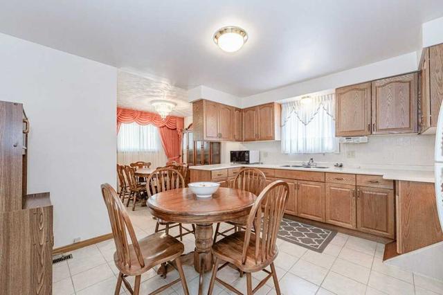 2282 King St E, House detached with 3 bedrooms, 2 bathrooms and 5 parking in Hamilton ON | Image 3
