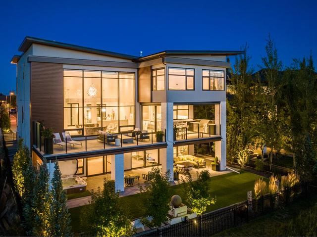 19 Aspen Ridge Court Sw, House detached with 5 bedrooms, 5 bathrooms and 6 parking in Calgary AB | Image 3
