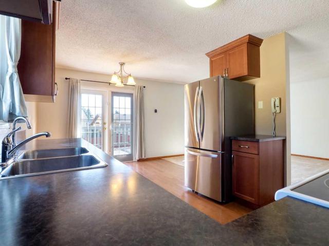 73 Gunn Street, House detached with 3 bedrooms, 2 bathrooms and 4 parking in Red Deer AB | Image 4