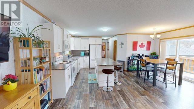 295 Kerouac Road, House other with 3 bedrooms, 2 bathrooms and null parking in Cariboo A BC | Image 3