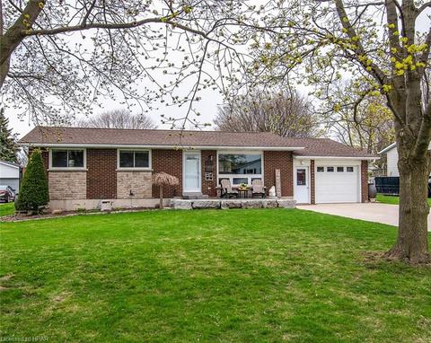 174 Sunset Drive, House detached with 4 bedrooms, 2 bathrooms and 4 parking in Goderich ON | Card Image