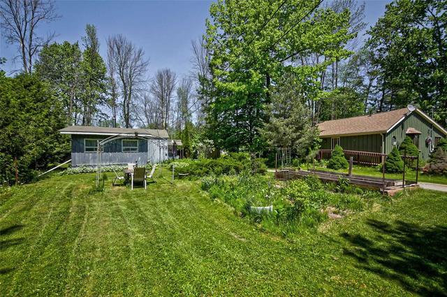 862 Kennedy Rd, House detached with 2 bedrooms, 1 bathrooms and 6 parking in Innisfil ON | Image 7