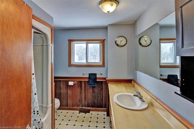 255 Jones Street W, House detached with 3 bedrooms, 1 bathrooms and 4 parking in St. Marys ON | Image 14