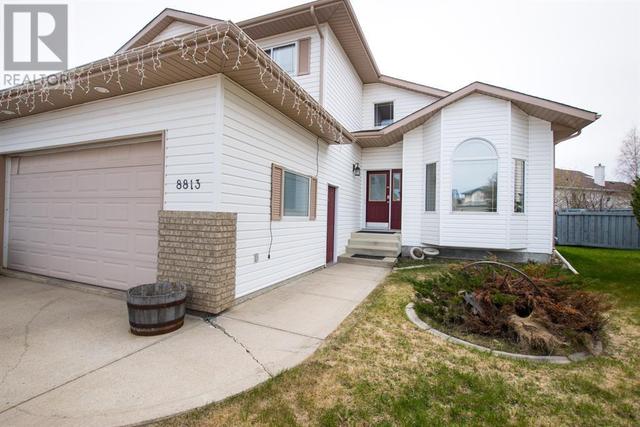 8813 118 Avenue, House detached with 5 bedrooms, 3 bathrooms and 4 parking in Grande Prairie AB | Image 2