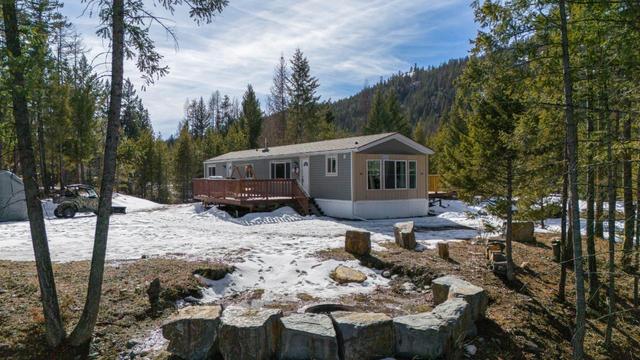 2543 Wilson Road, House detached with 3 bedrooms, 1 bathrooms and null parking in East Kootenay C BC | Image 2