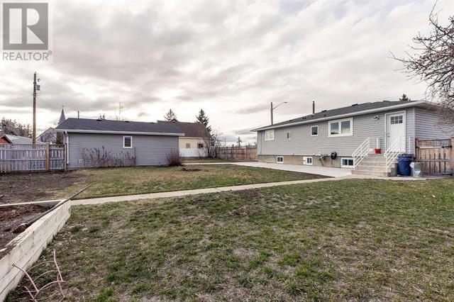 352 27 Street, House detached with 4 bedrooms, 3 bathrooms and 4 parking in Fort Macleod AB | Image 31