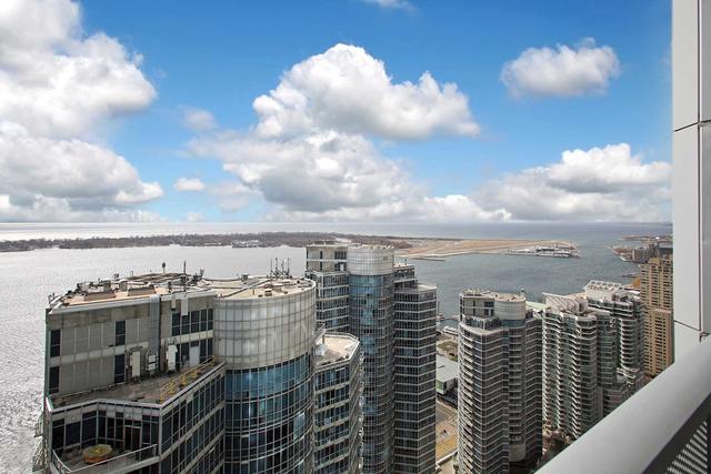 4305 - 10 York St, Condo with 2 bedrooms, 2 bathrooms and 1 parking in Toronto ON | Image 15