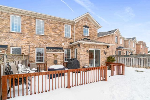 42 Nostalgia Crt, House semidetached with 3 bedrooms, 4 bathrooms and 4 parking in Brampton ON | Image 16