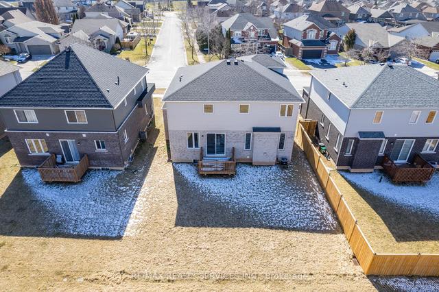 8029 Brookside Dr, House detached with 4 bedrooms, 4 bathrooms and 4 parking in Niagara Falls ON | Image 36