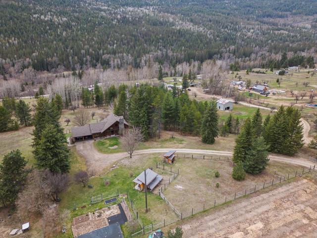 1960 Pass Creek Road, House detached with 3 bedrooms, 3 bathrooms and null parking in Central Kootenay I BC | Image 2
