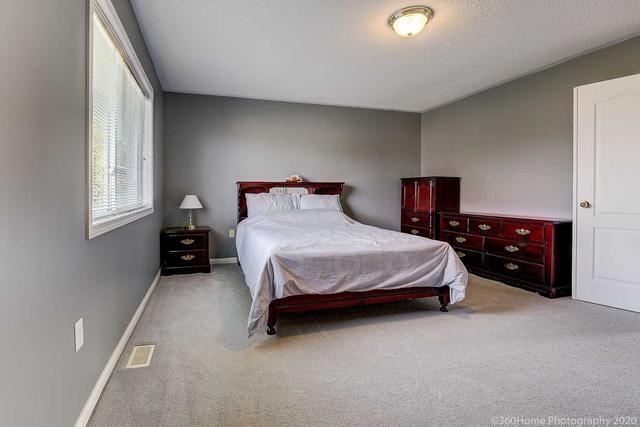 84 Whitwell Dr, House detached with 5 bedrooms, 3 bathrooms and 6 parking in Brampton ON | Image 2