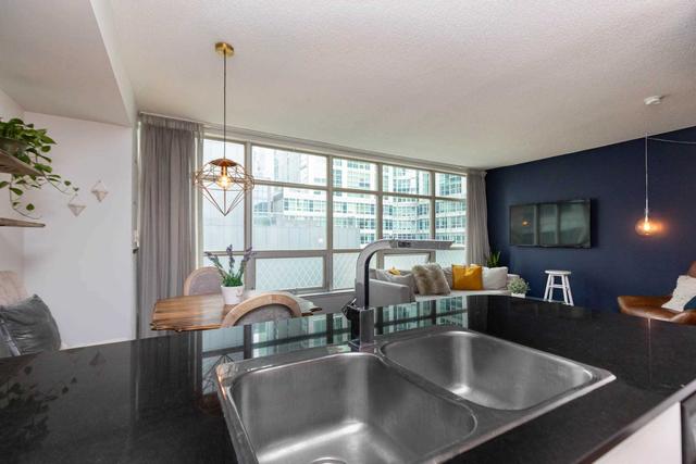 421 - 350 Wellington St W, Condo with 1 bedrooms, 1 bathrooms and 0 parking in Toronto ON | Image 4