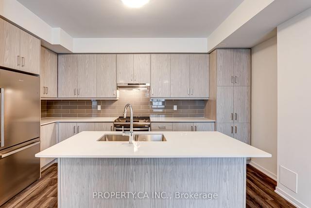 th377 - 80 Honeycrisp Cres, Townhouse with 3 bedrooms, 3 bathrooms and 1 parking in Vaughan ON | Image 1
