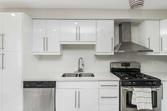 27 - 44 Pioneer Ave, Townhouse with 3 bedrooms, 5 bathrooms and 2 parking in Toronto ON | Image 3
