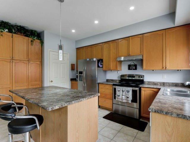 110 Stillman Dr, House detached with 4 bedrooms, 4 bathrooms and 4 parking in Brampton ON | Image 10