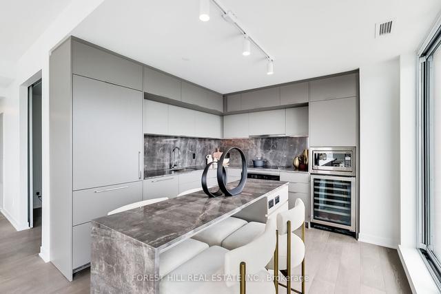 707 - 185 Alberta Ave, Condo with 3 bedrooms, 2 bathrooms and 1 parking in Toronto ON | Image 21